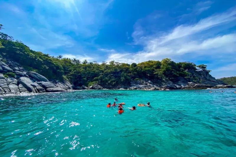 Discover the stunning Anda Racha Island with its pristine beaches, clear water, and vibrant marine l